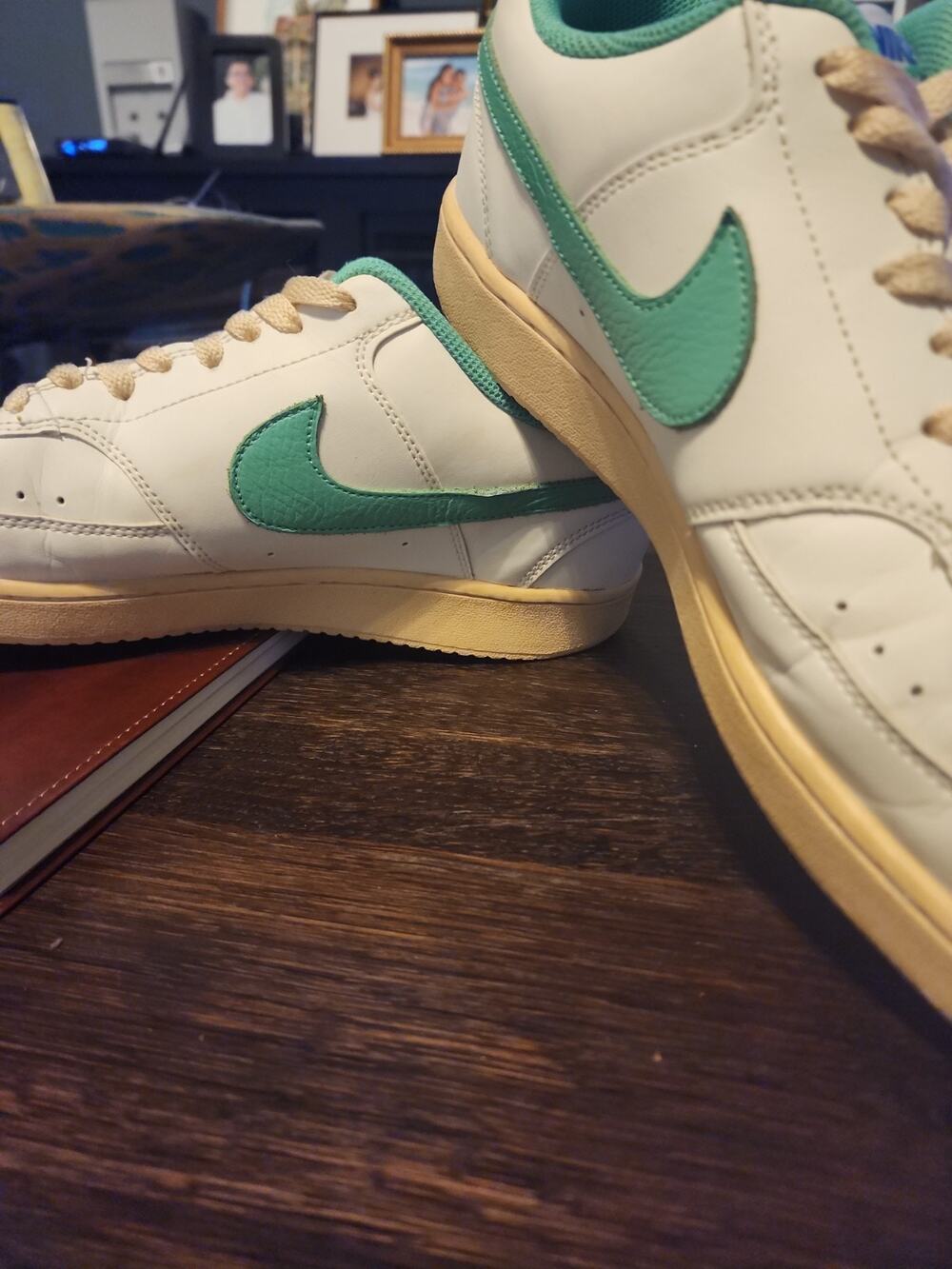 Nike court , low vision NCPS algae green size twelve